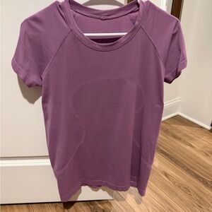 Lululemon Women’s Swiftly Tech Tee Shirt Top 10 Purple
